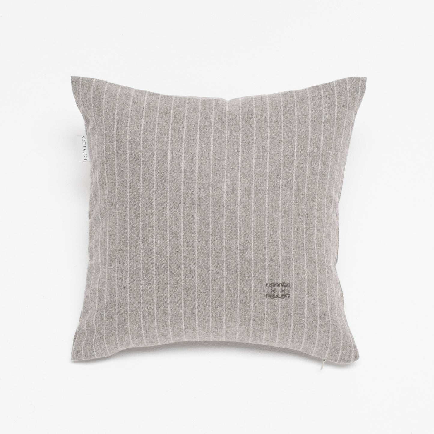 Grau gestreiftes Luxus-Dekokissen 40x40 cm aus Merinowolle – handgefertigt in Deutschland von CEI'CIS®