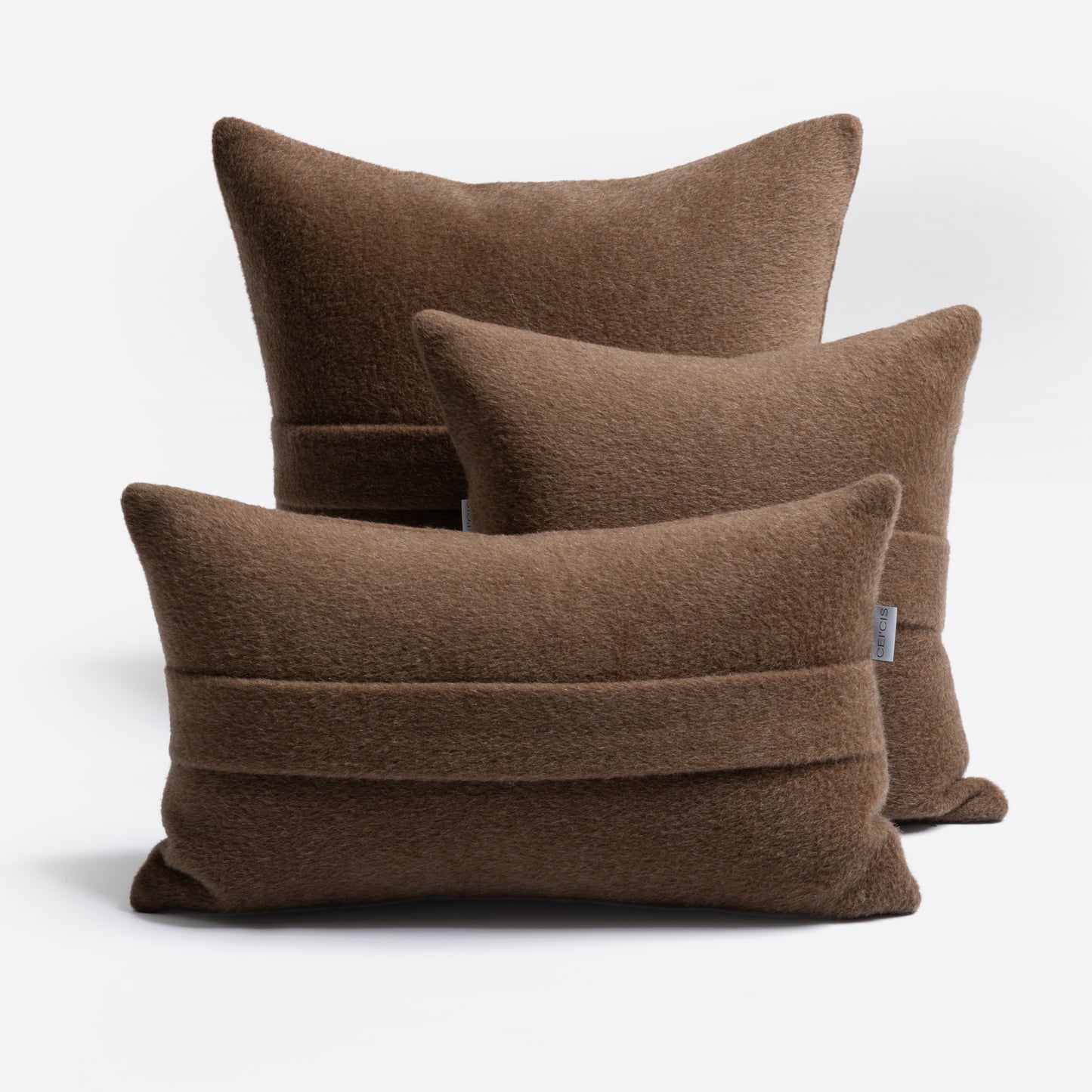 Dekokissen aus 100% Alpaka in braun, Marke CEI'CIS 