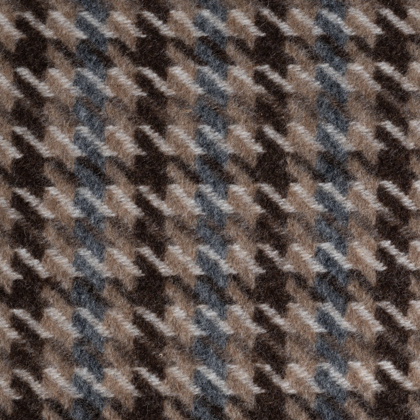 Nahaufnahme Kissen 30x50 cm mit Karo-Muster in braun-blau-creme, 95% Merinowolle, 5% Kaschmir, Marke CEI'CIS