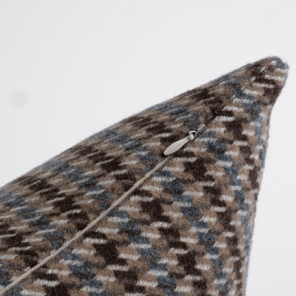 Kissen mit Karo-Muster in braun-blau-creme, 95% Merinowolle, 5% Kaschmir, Marke CEI'CIS