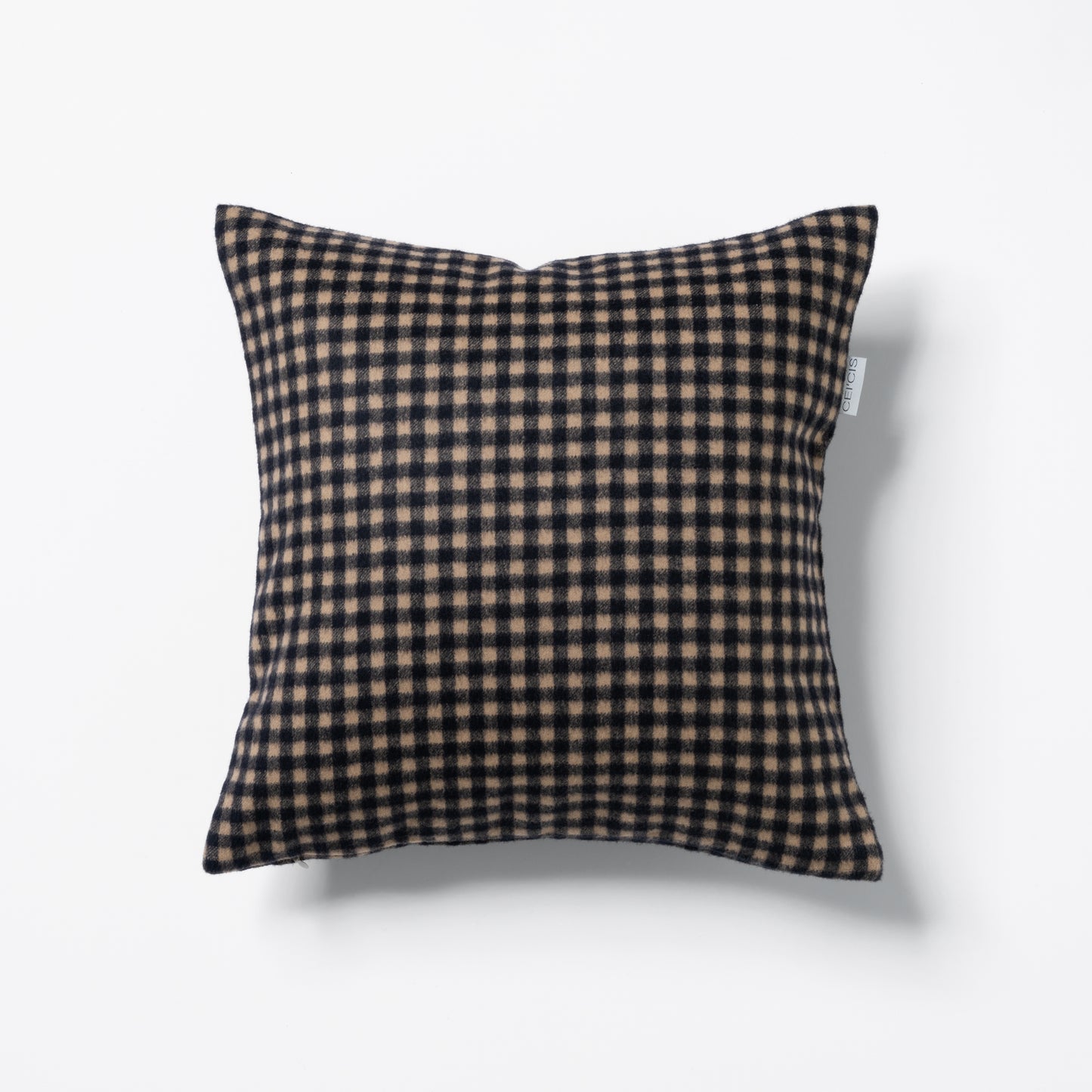 Kissen 40x40 cm mit Karo-Muster in beige-schwarz aus 100% Alpaka, Marke CEI'CIS
