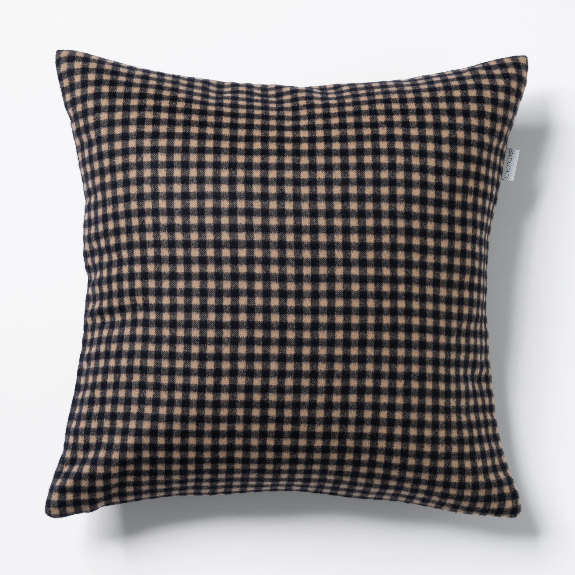 Kissen 50x50 cm mit Karo-Muster in beige-schwarz aus 100% Alpaka, Marke CEI'CIS