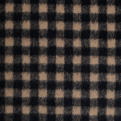 Nahaufnahme Kissen mit Karo-Muster in beige-schwarz aus 100% Alpaka, Marke CEI'CIS